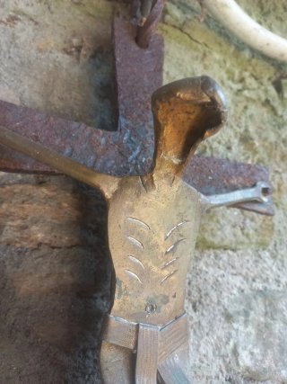 Crucifijo artístico hierro y bronce