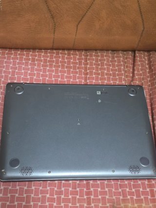 Portátil Asus R420M per parti