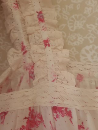 Blusa River Island floral rosa y blanco