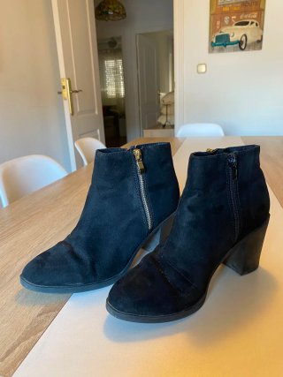 Botines Xti Negros Tacon y botines negros cómodos