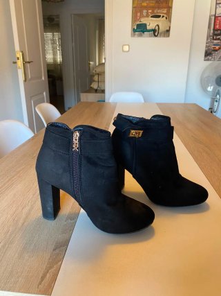 Botines Xti Negros Tacon y botines negros cómodos