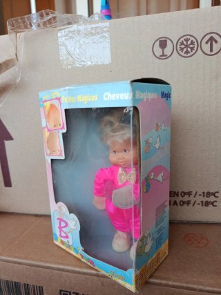 Muñeca Barriguitas Famosa en Caja.