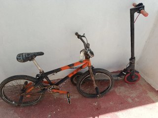 Bicicleta BMX y Patinete Eléctrico