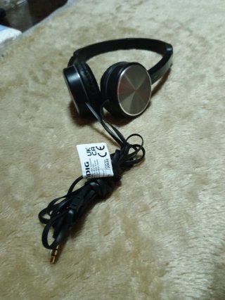 Cascos Grundig Negros y Plateados