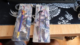 Conjunto 2 Espadas-bolígrafos Genshin Impact