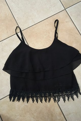 Top TANK nero con spalline e balze
