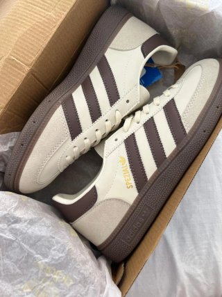Adidas Spezial Marrones y Blancas