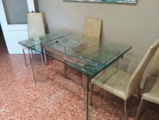 Mesa de cristal con 6 sillas