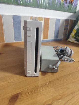Nintendo Wii + Cable alimentación