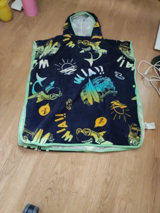 Toalla poncho infantil tiburón