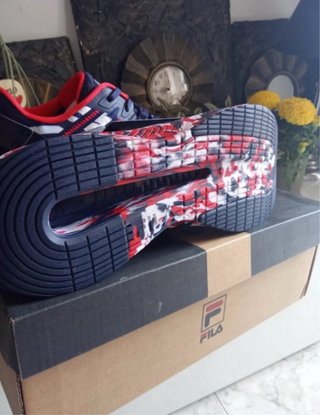 Zapatillas Fila Talla 40-43-44 Azul/Rojo