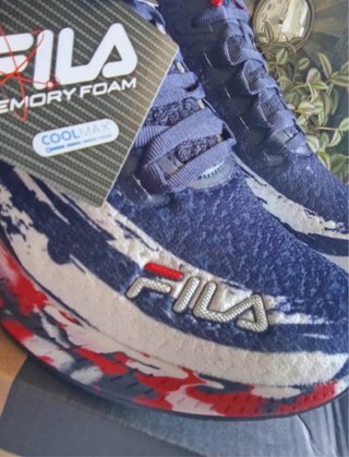 Zapatillas Fila Talla 40-43-44 Azul/Rojo