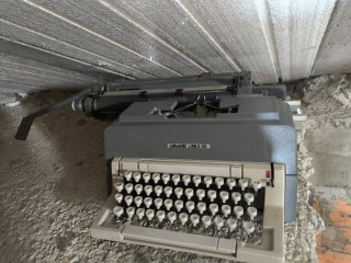 Máquina de escribir Olivetti Linea 98