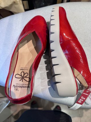 Zapatos wonders de piel, rojos sin estrenar