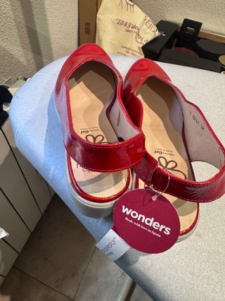 Zapatos wonders de piel, rojos sin estrenar