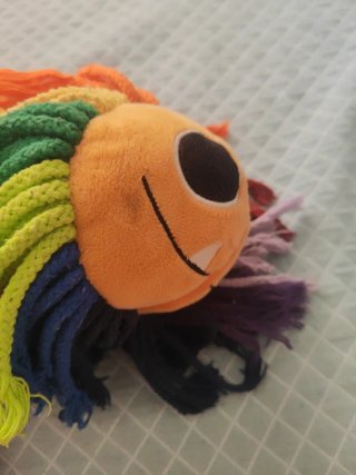 Peluche León Naranja con Melena Arcoíris