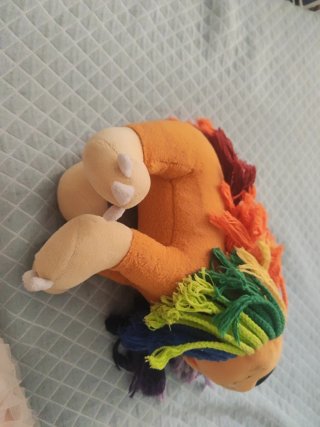 Peluche León Naranja con Melena Arcoíris
