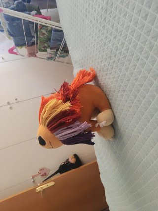 Peluche León Naranja con Melena Arcoíris
