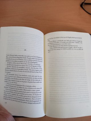 Escondido en las sombras