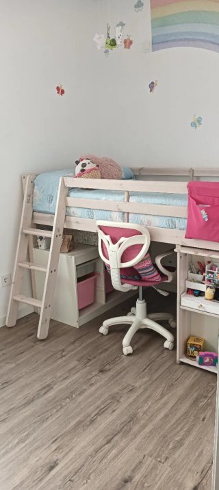 Cama alta infantil con escritorio
