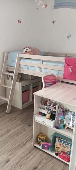 Cama alta infantil con escritorio