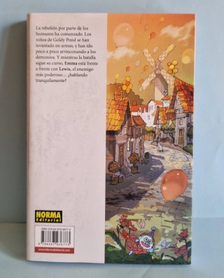 COFRE Y TOMO 10 THE PROMISED NEVERLAND EN ESPAÑOL