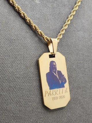 Medalla Parrita Acero Quirúrgico Chapado Oro