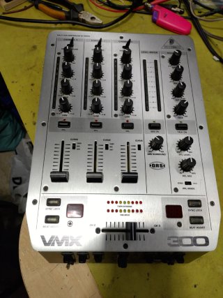 Mixer Behringer VMX300 VCA DJ