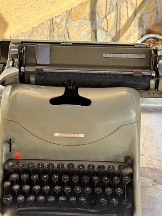 Máquina de escribir Hispano Olivetti Lexicon SG