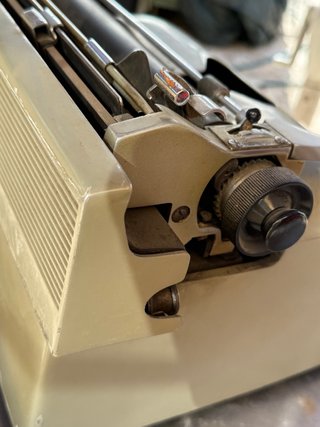 Máquina de escribir Hispano Olivetti Lexicon SG