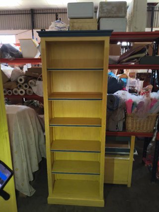 Conjunto muebles amarillo y azul habitación niños,