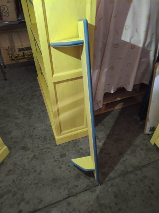 Conjunto muebles amarillo y azul habitación niños,