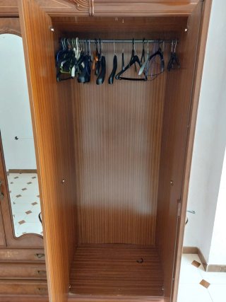 Armario de madera 6 puertas con espejos