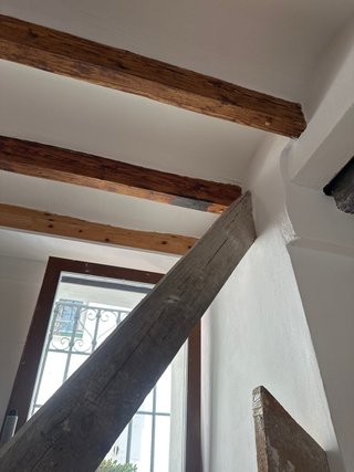 Viga de madera rústica