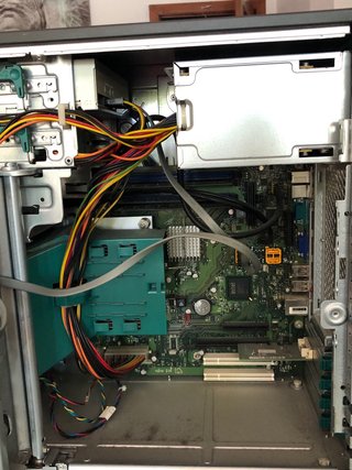 Ordenador sobremesa Fujitsu Negro
