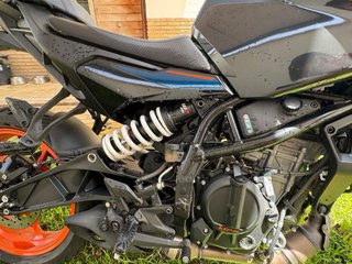 KTM 125 Duke 2024 Negra/Naranja