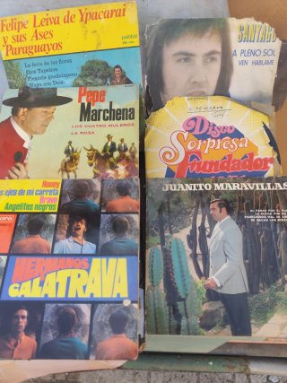 Lote Vinilos escucho oferta  muy antiguos