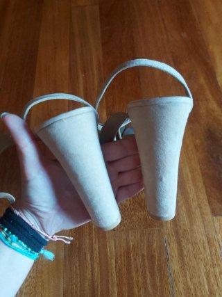 Tacones de ante beige