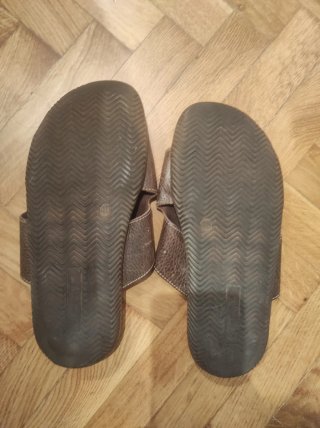 Sandalias Levi's Marrones