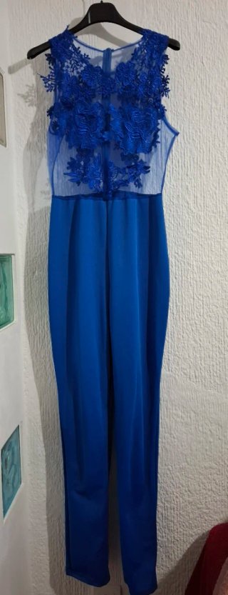 Mono azul con encaje transparente