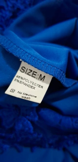 Mono azul con encaje transparente