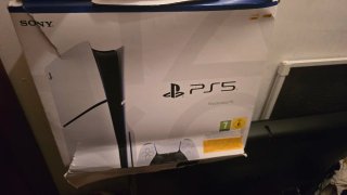PS5 con lector, 2 controles y 4 juegos
