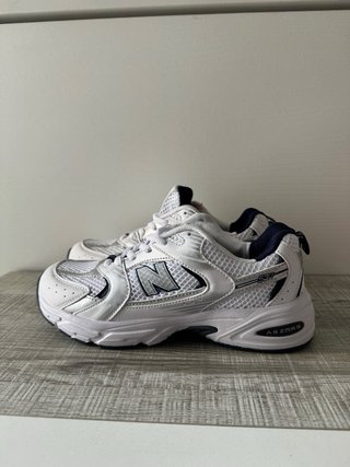 New Balance 530 Plata y Blanco
