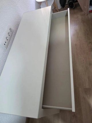Escritorio tocador Malm blanco y cristal