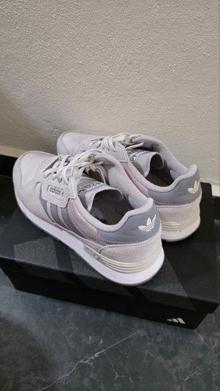 Zapatillas Adidas grises Talla 42