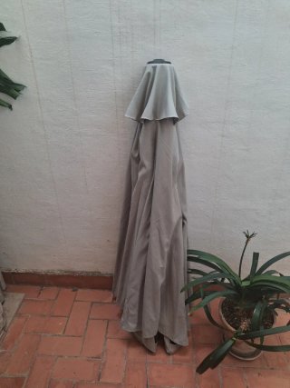 Carpa Beige y Gris grande