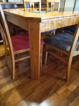 Mesa de comedor y 6 sillas