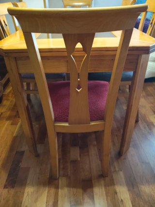 Mesa de comedor y 6 sillas
