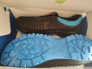 Zapatillas de seguridad negras y azules