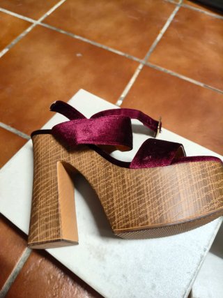 Sandalias Janessa  Burdeos Tacon Alto Sin Estrenar